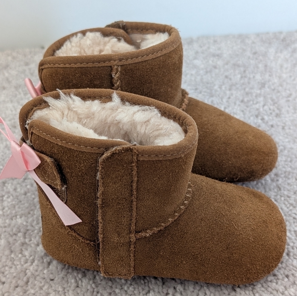 UGG Infant Jesse Bow II Bootie Chestnut Suede Pink Satin Bow Baby Size 4/5 - Picture 4 of 11
